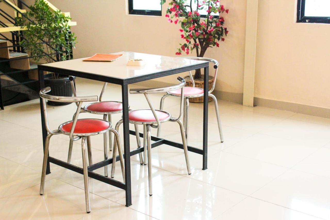Intech Hostel Μπαντούνγκ Εξωτερικό φωτογραφία